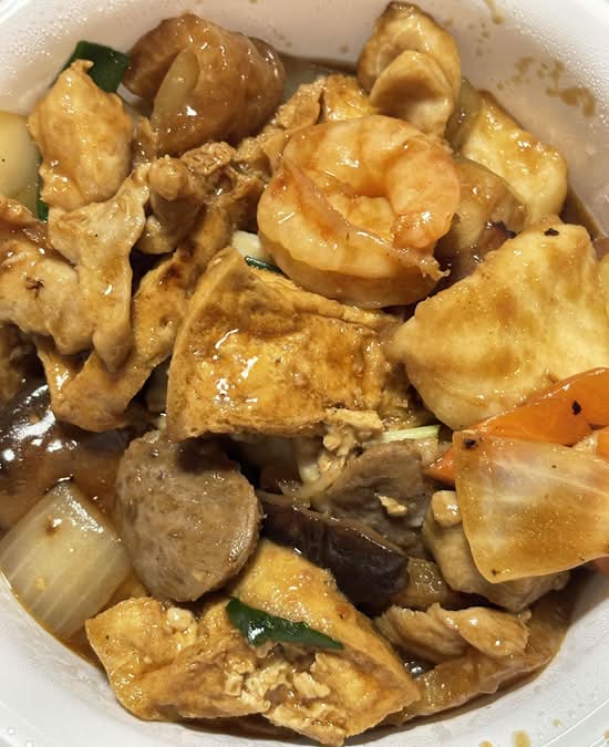 N6. Assorted Meats and Tofu in Casserole 八珍豆腐煲